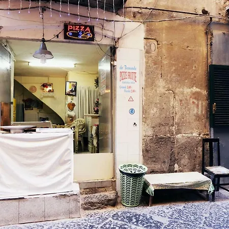 Il-terno All'8 Al Centro Storico Old Town Nápoly