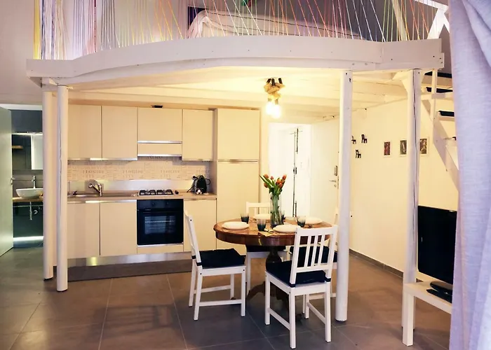 Il-terno All'8 Al Centro Storico Old Town Апартаменты Неаполь